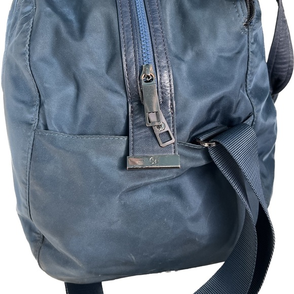 Lululemon *RARE* Navy Blue Duffle Bag - Picture 7 of 14